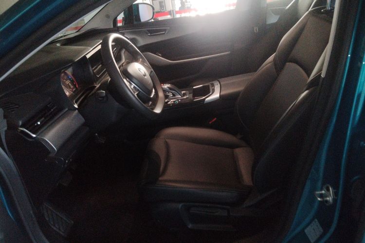 江铃集团新能源 羿 2023款 标准续航行业版中控内饰19