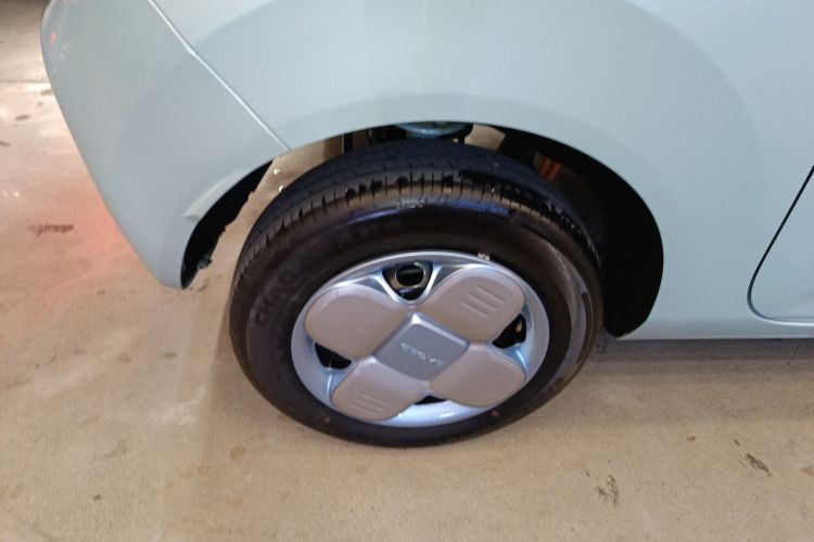 吉利银河 2024款 熊猫mini 200km 耐力熊车身外观6008