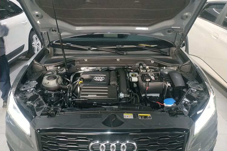 奥迪Q2L 2021款 35 TFSI 进取动感型机舱底盘24