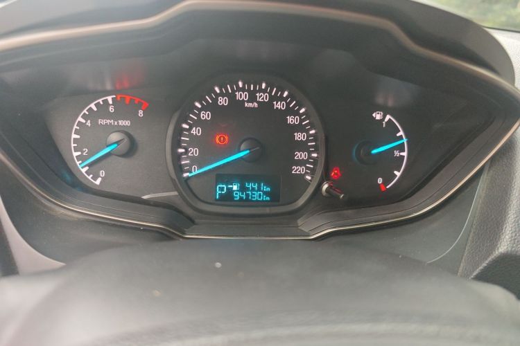 福特 福睿斯 2017款 改款 1.5L 自动舒适型中控内饰14