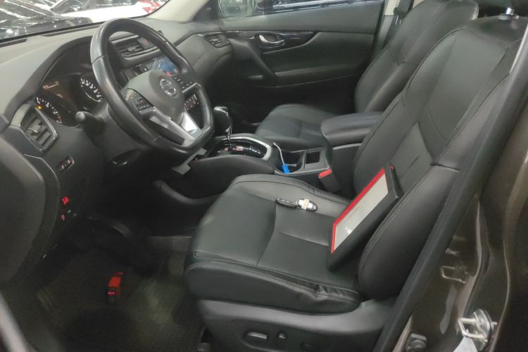 日产 奇骏 2021款 2.0L CVT 2WD XL Premium尊享纪念版局部细节19