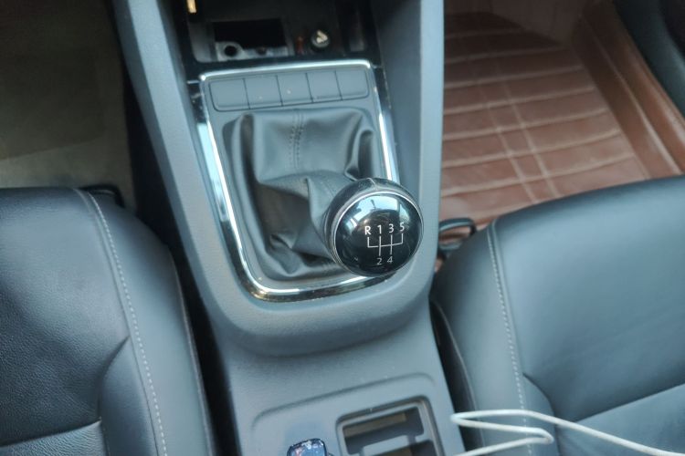 大众 速腾 2015款 1.6L 手动舒适型中控内饰18