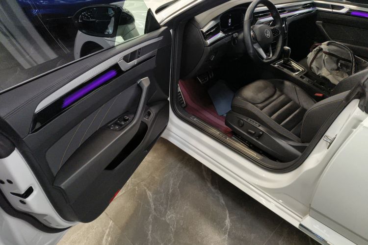 一汽-大众CC 2023款 380TSI 夺目版中控内饰20