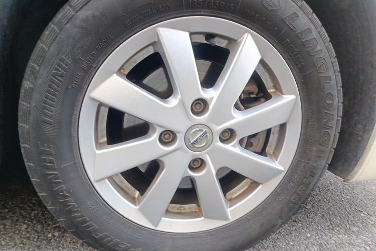 日产 轩逸 2012款 经典 1.6XE 自动舒适版车身外观10