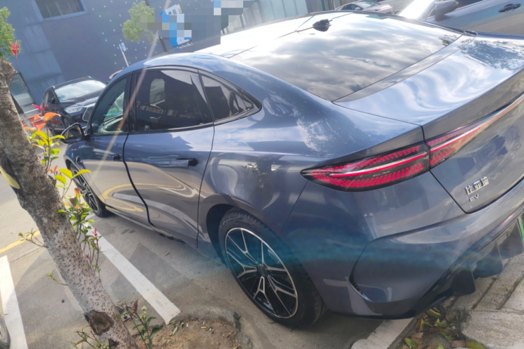 比亚迪 海豹 2025款 改款 650智驾版车身外观4