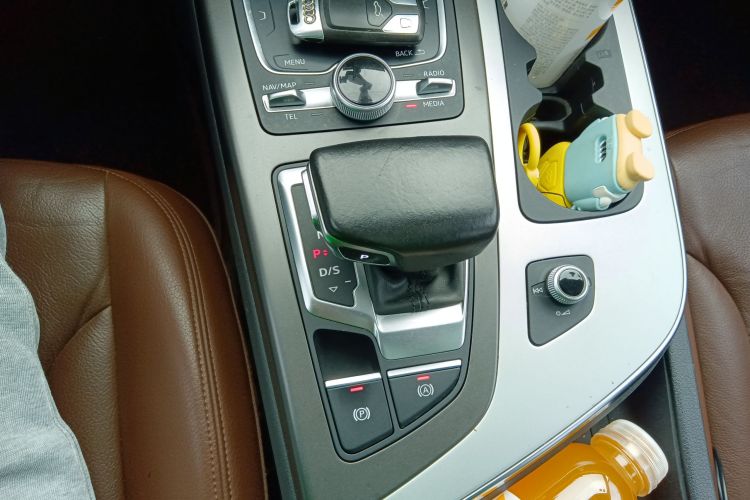 奥迪Q7 2016款 45 TFSI 技术型局部细节18