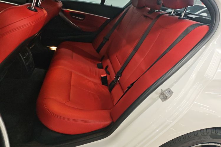 宝马3系 2019款 320i M运动曜夜版中控内饰21