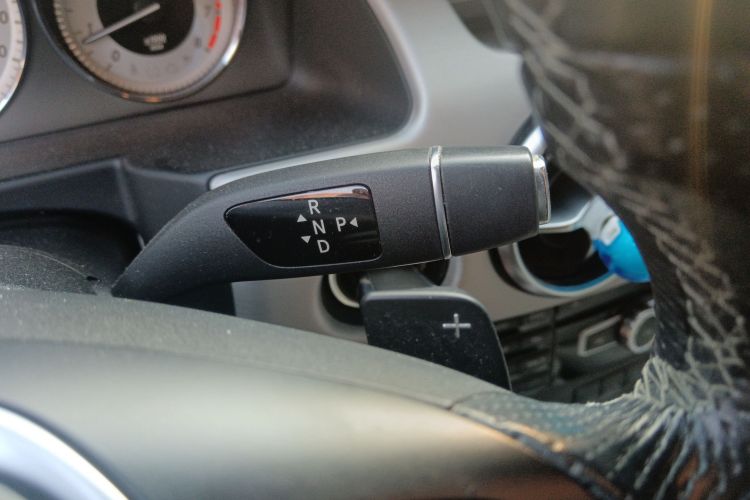 奔驰GLK级 2014款 GLK 260 4MATIC 动感型中控内饰18