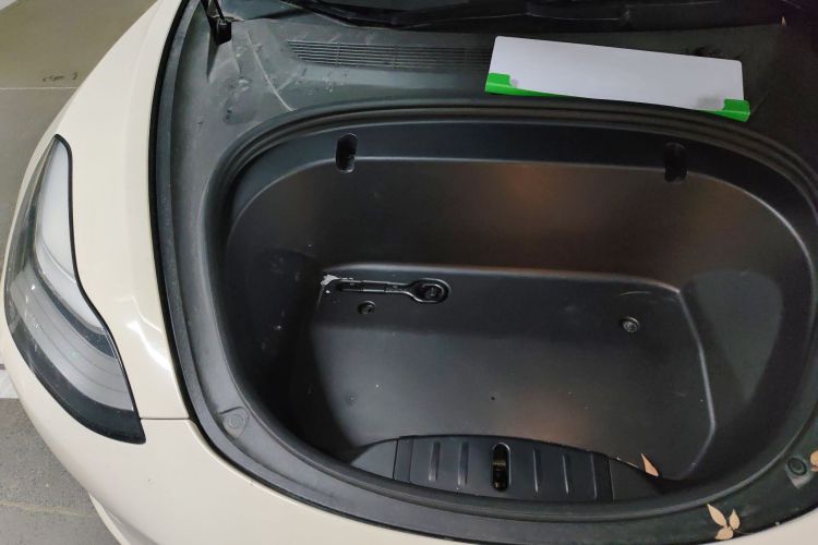 特斯拉 Model 3 2020款 标准续航后驱升级版局部细节9006