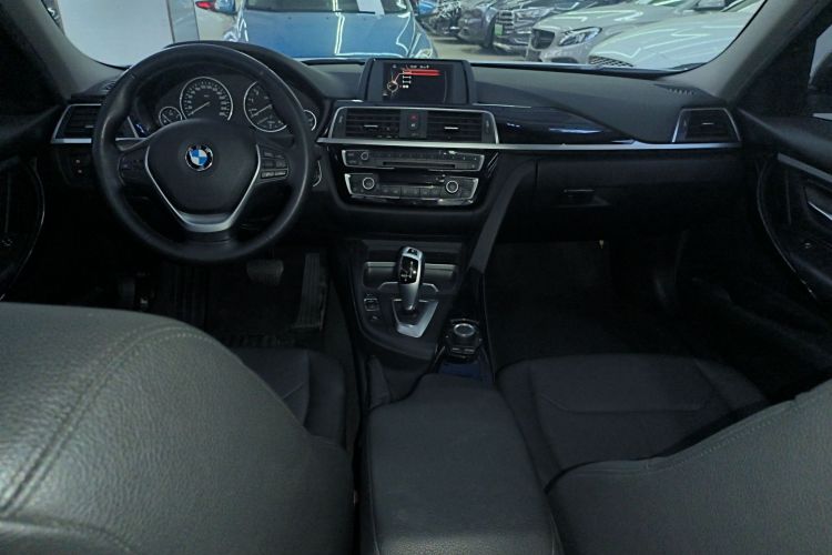 宝马3系 2017款 320Li 时尚型中控内饰7002