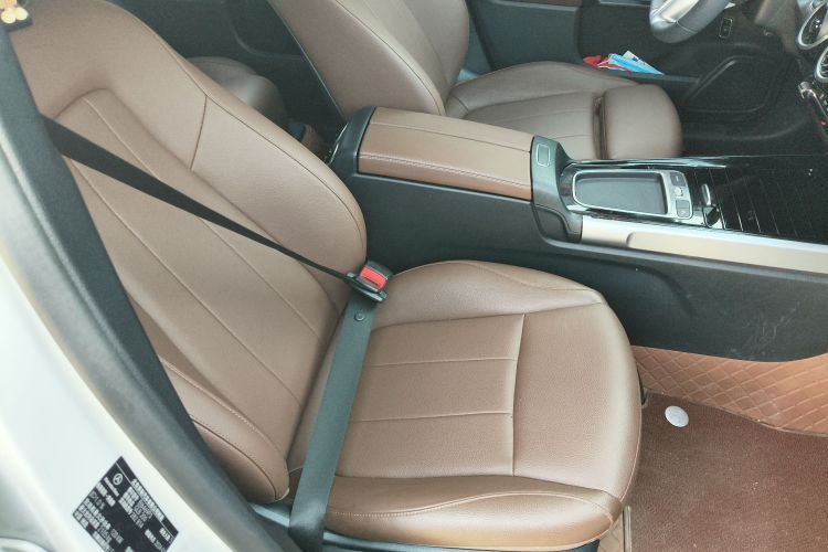 奔驰GLB 2024款 GLB 200 动感型局部细节41