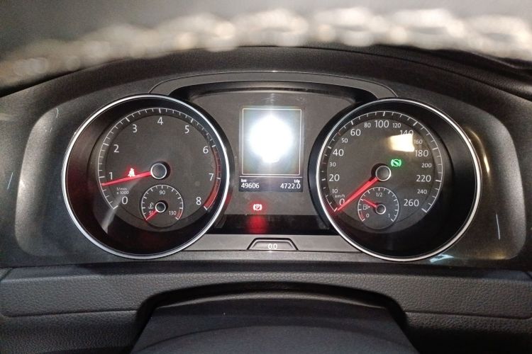 大众 高尔夫 2017款 230TSI 自动豪华百万辆纪念版局部细节14