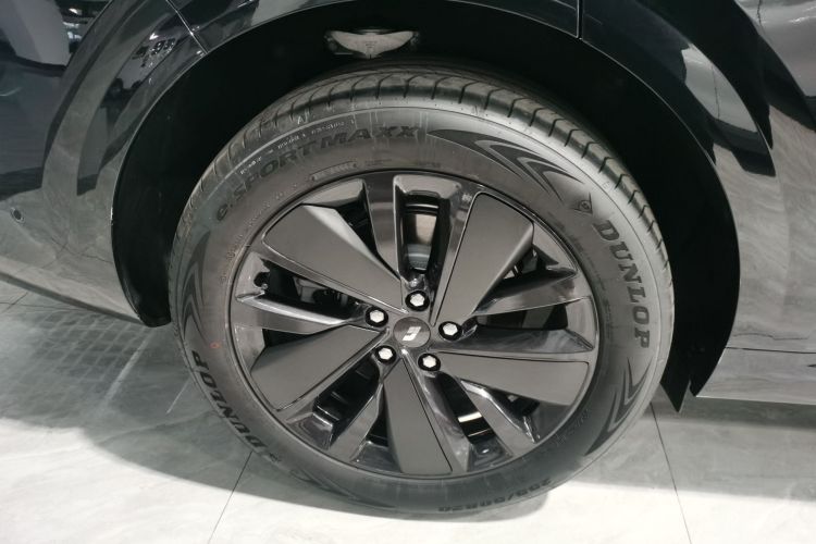 理想汽车 理想L6 2025款 Pro 智能焕新版车身外观6008