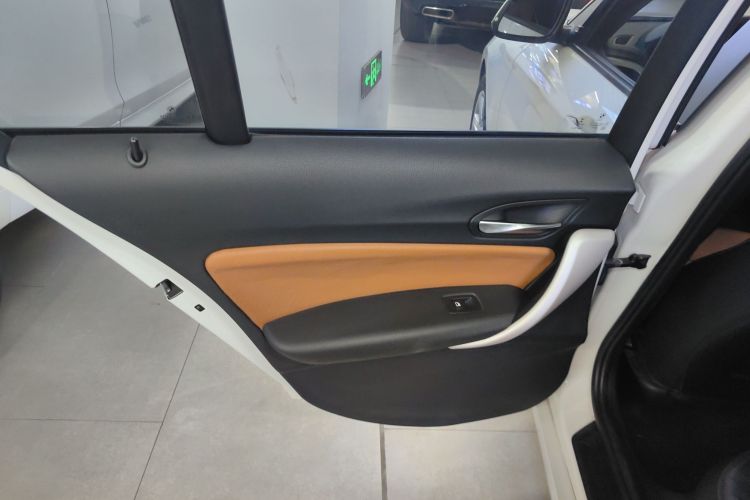 宝马1系(进口) 2013款 改款 116i 领先型中控内饰7008