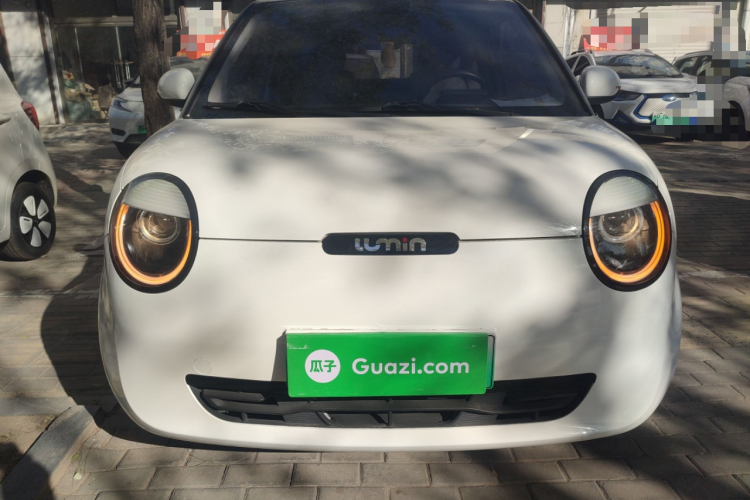 长安启源 长安Lumin 2022款 210km 香甜款车身外观2