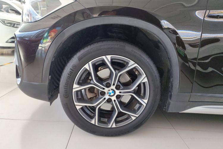 宝马X1 2020款 sDrive20Li 尊享型车身外观6007