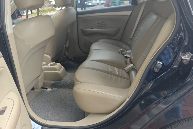 日产 轩逸 2012款 经典 1.6XL 手动豪华版中控内饰21