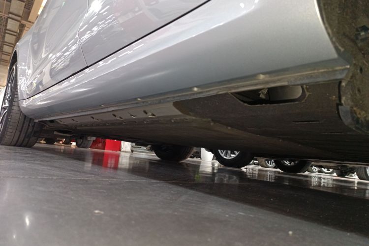 鸿蒙智行 问界M5 2022款 增程四驱至臻版局部细节9002