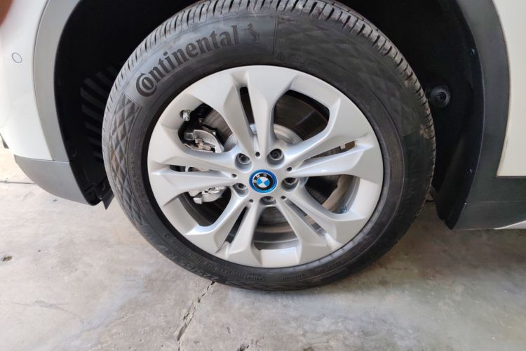 宝马X1新能源 2019款 xDrive25Le 里程升级版车身外观35