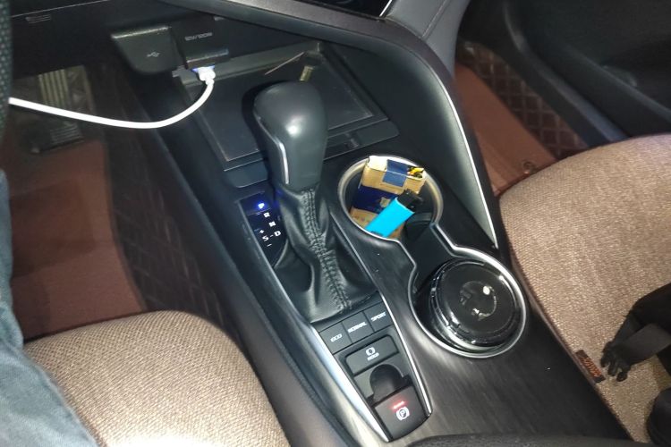 丰田 凯美瑞 2023款 2.5G 豪华版中控内饰18