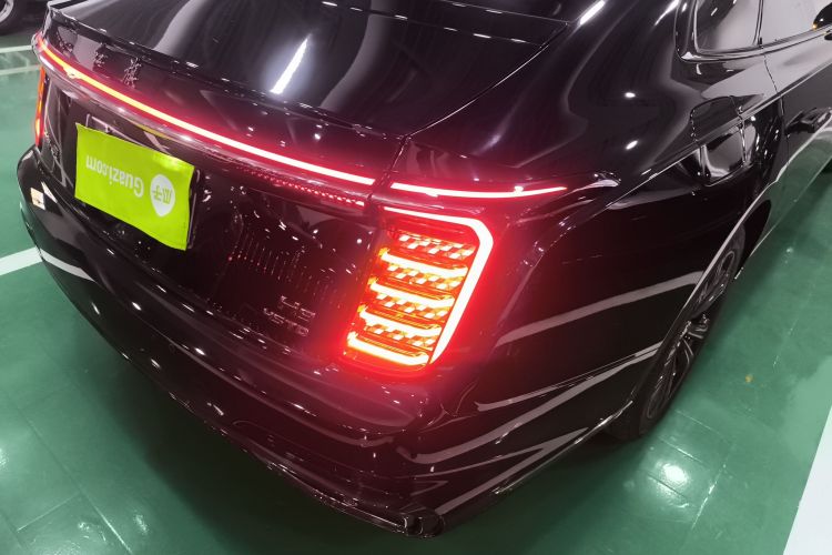 红旗H9 2024款 2.0T 旗享 私享风尚版车身外观6006