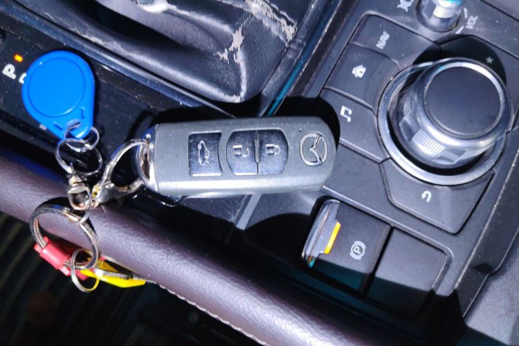 马自达3 昂克赛拉 2017款 三厢 2.0L 自动旗舰型 国V中控内饰11