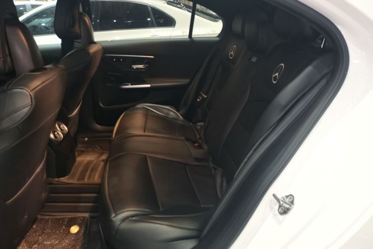 奔驰C级 2023款 C 260 L 运动版中控内饰21