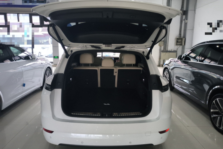 理想汽车 理想L7 2024款 Ultra机舱底盘23