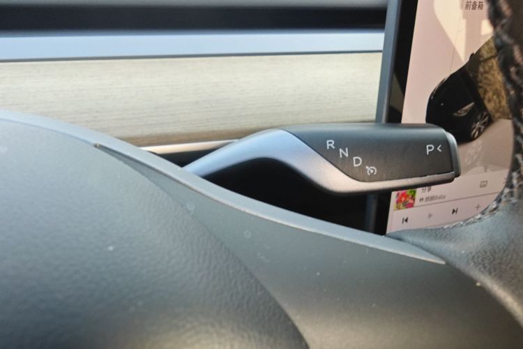 特斯拉 Model Y 2022款 后轮驱动版中控内饰18