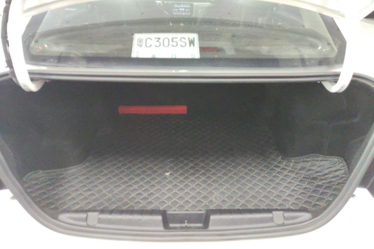 奇瑞 艾瑞泽5 2019款 改款PRO 1.5L CVT青春版 国VI机舱底盘23