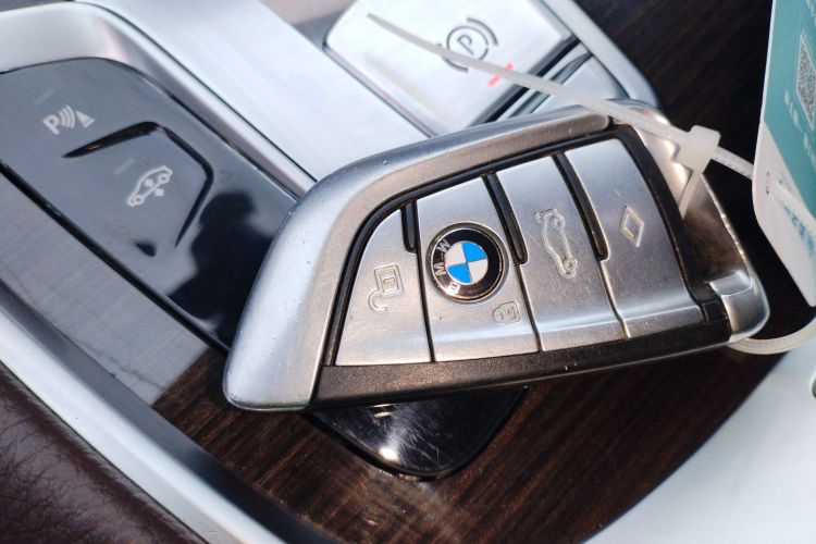 宝马7系 2016款 730Li 领先型中控内饰7001