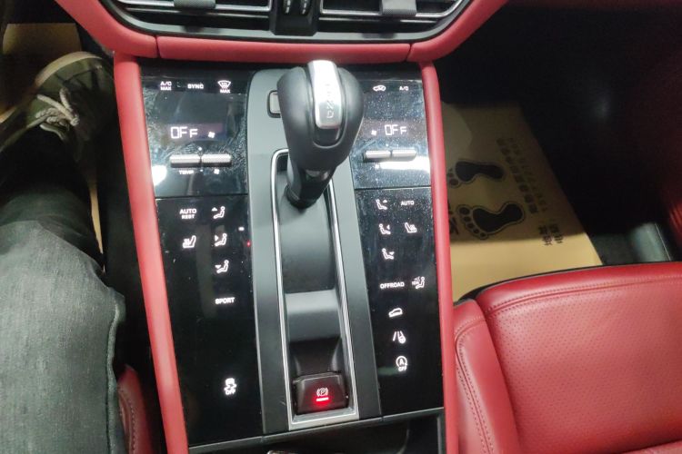 保时捷 2022款 Macan 2.0T中控内饰18