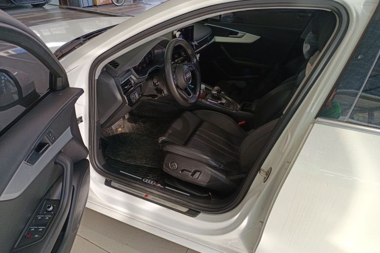 奥迪A4L 2020款 40 TFSI 时尚动感型中控内饰20