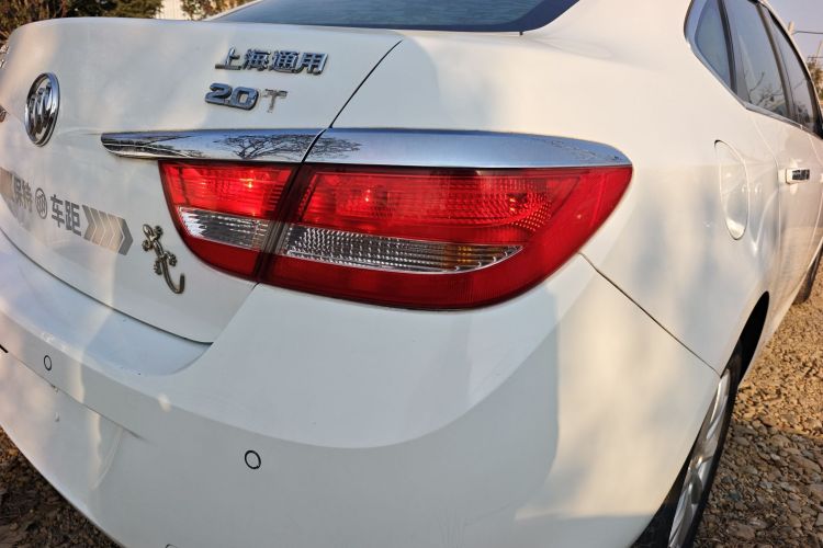 别克 英朗 2013款 GT 1.6L 手动进取版车身外观9