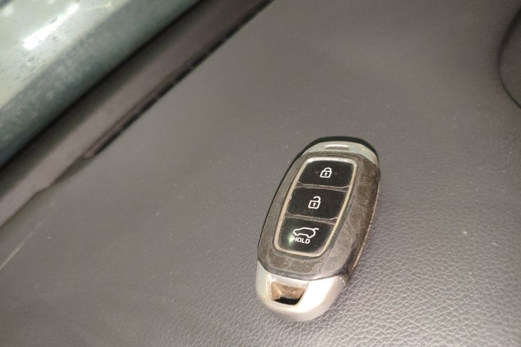 北京现代ix35 2019款 2.0L 自动两驱智勇·畅享版 国V中控内饰7001