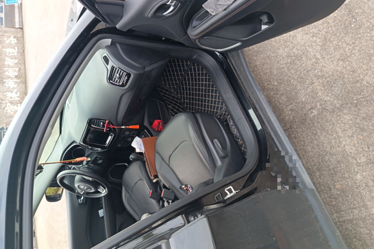 Jeep 指南者 2020款 220T 自动精英版局部细节9005