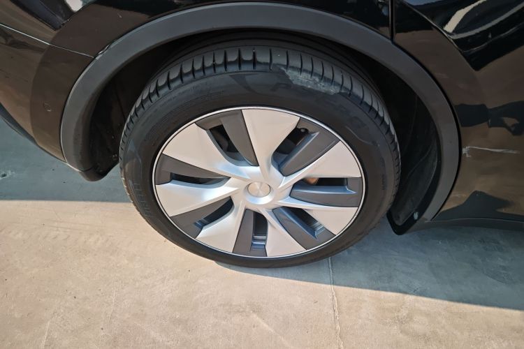 特斯拉 Model Y 2022款 改款 后轮驱动版车身外观6008