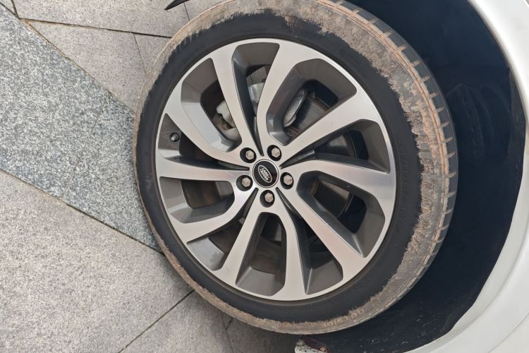 路虎 发现运动版 2020款 249PS R-Dynamic 性能版车身外观35