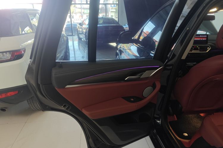 宝马X3 2023款 改款 xDrive30i 领先型 M曜夜套装中控内饰49