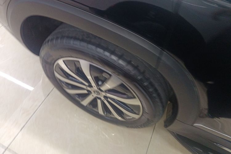 奔驰GLB 2024款 GLB 220 时尚型车身外观6008