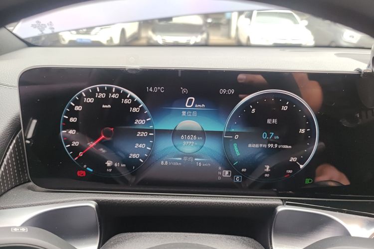 奔驰GLB 2020款 GLB 200 动感型中控内饰14