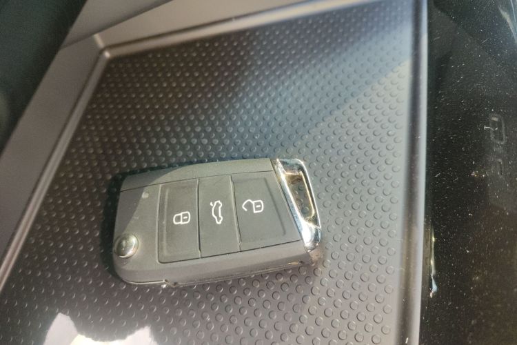 大众 帕萨特新能源 2025款 430PHEV 混动商务版中控内饰7001