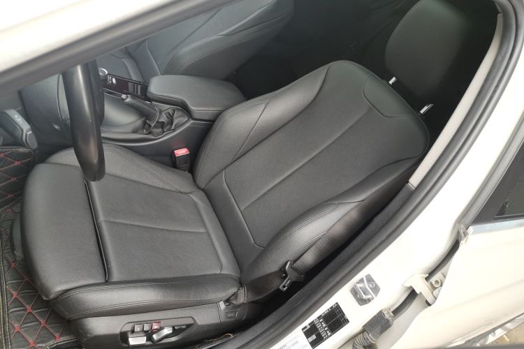 宝马3系 2018款 320Li 时尚型中控内饰19