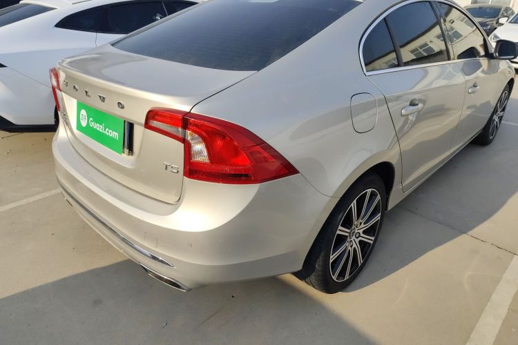 沃尔沃S60 2019款 S60L 改款 T5 智驭菁英版车身外观7