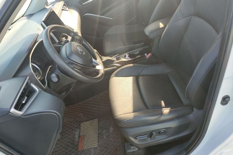 丰田 锋兰达 2022款 2.0L CVT豪华PLUS版中控内饰19