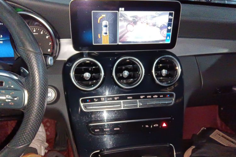 奔驰C级 2019款 C 260 运动版中控内饰16