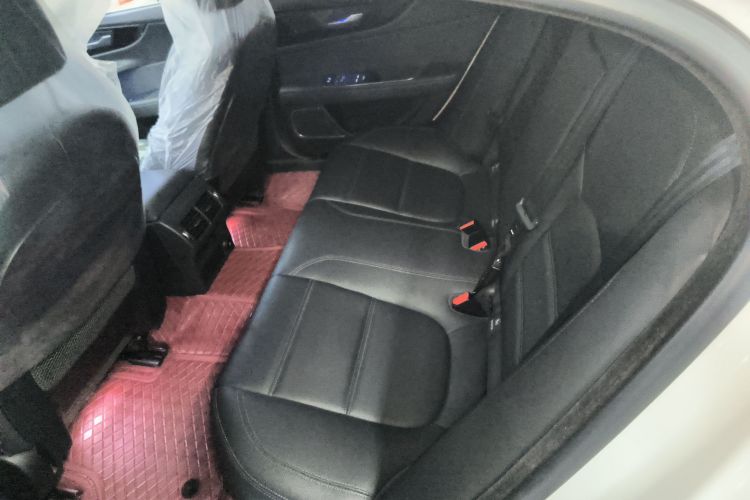 捷豹XEL 2020款 2.0T 200PS S进取优雅版中控内饰7004