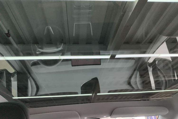 特斯拉 Model Y 2025款 后轮驱动版中控内饰22