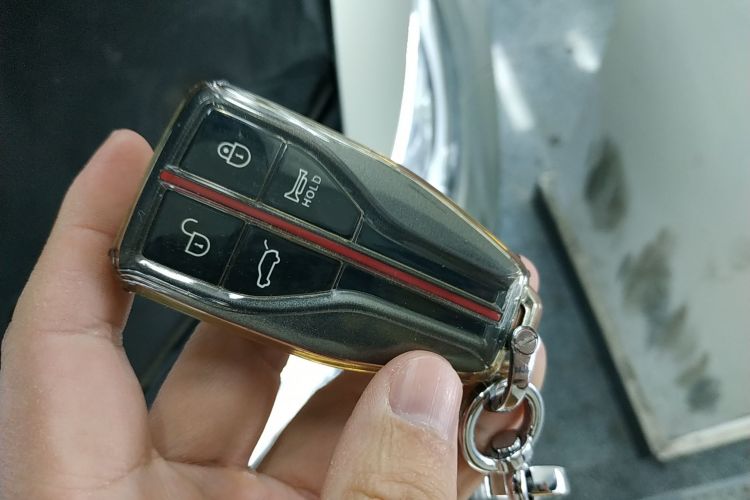 红旗HS5 2022款 改款 2.0T 智联旗享四驱版中控内饰11