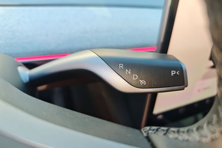 特斯拉 Model Y 2023款 长续航全轮驱动版中控内饰18